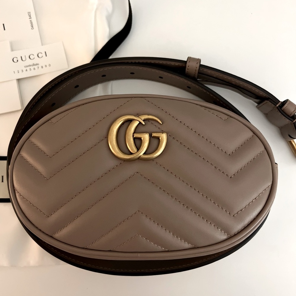 GUCCI
Calfskin Matelasse GG Marmont Belt Bag 75/30 Porcelain Rose - Picture 2 of 15